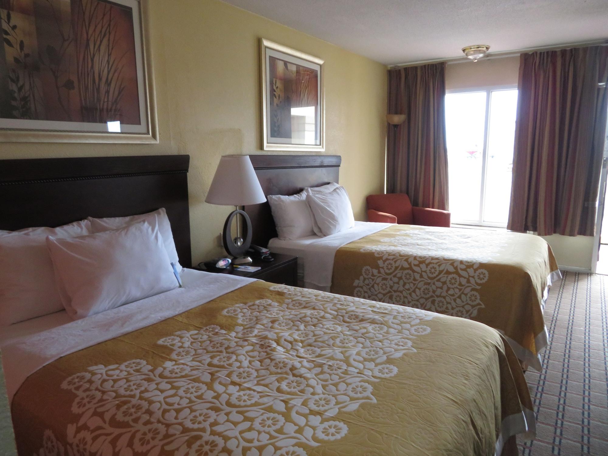 Days Inn By Wyndham Blytheville Bagian luar foto