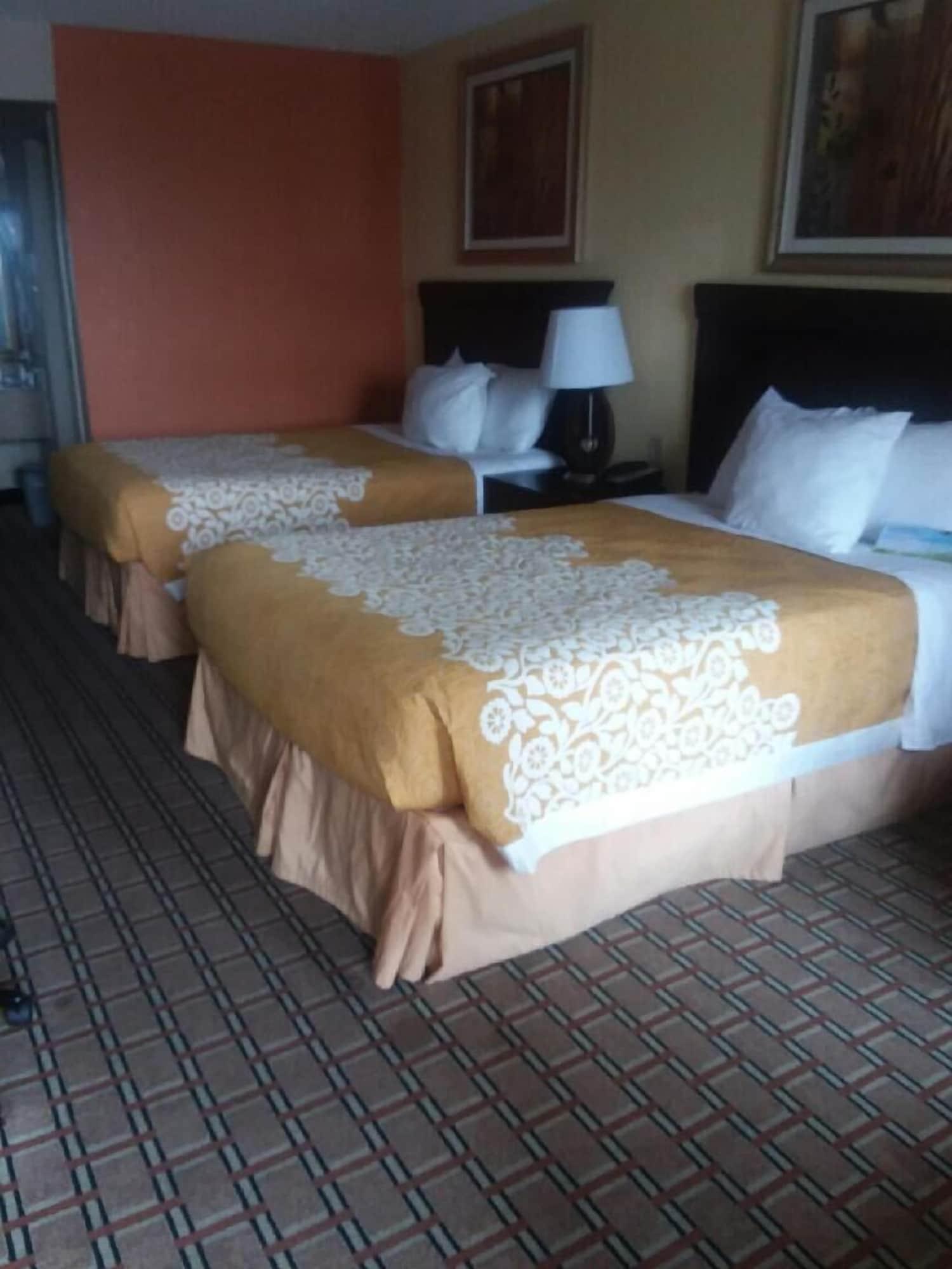 Days Inn By Wyndham Blytheville Bagian luar foto