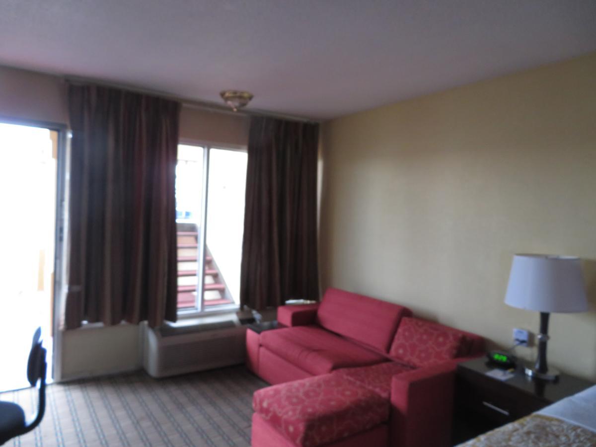 Days Inn By Wyndham Blytheville Bagian luar foto